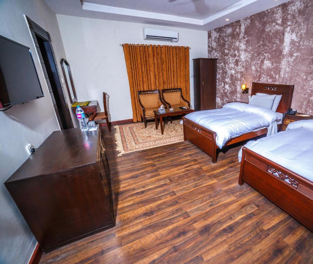Vip House Hotel Пешавар Екстериор снимка