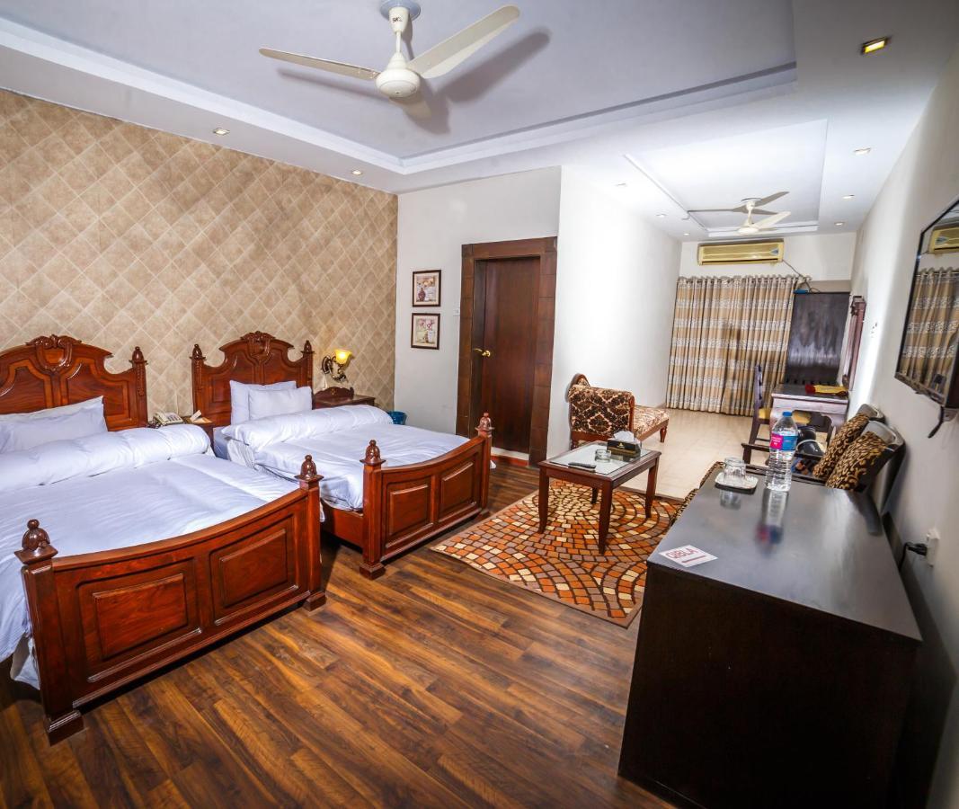 Vip House Hotel Пешавар Екстериор снимка