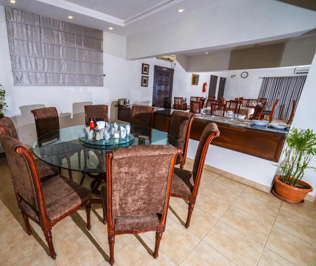Vip House Hotel Пешавар Екстериор снимка