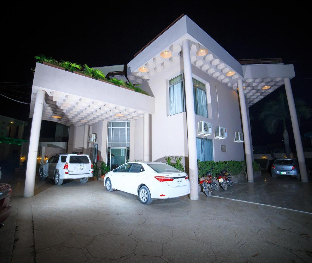Vip House Hotel Пешавар Екстериор снимка