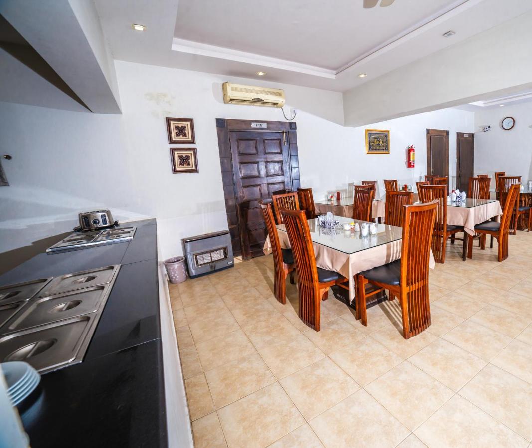 Vip House Hotel Пешавар Екстериор снимка
