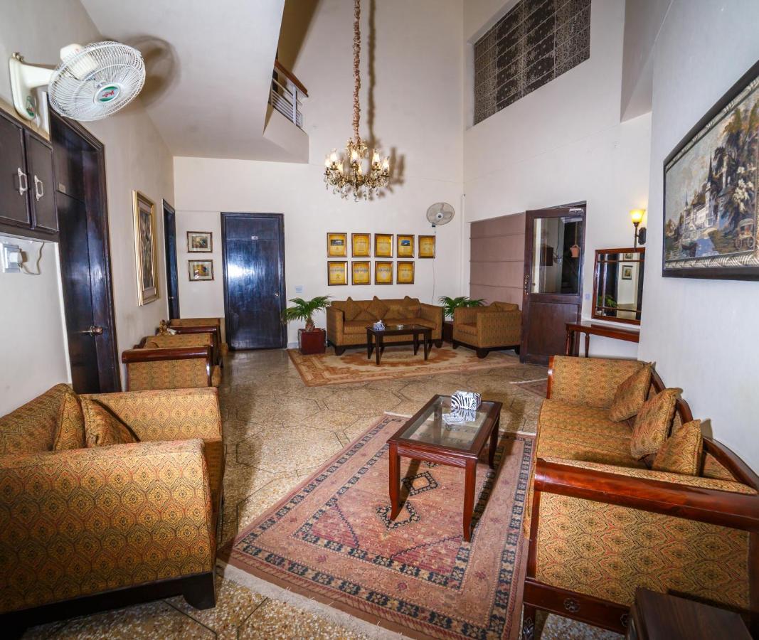 Vip House Hotel Пешавар Екстериор снимка