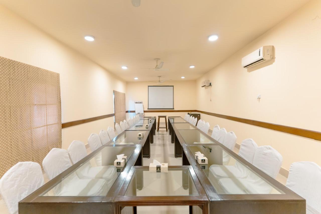 Vip House Hotel Пешавар Екстериор снимка