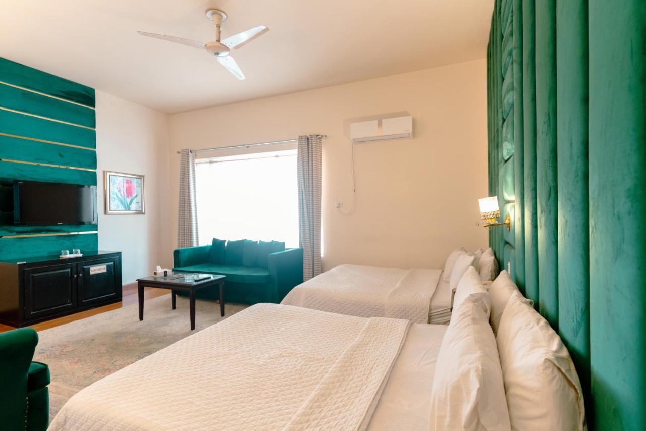 Vip House Hotel Пешавар Екстериор снимка