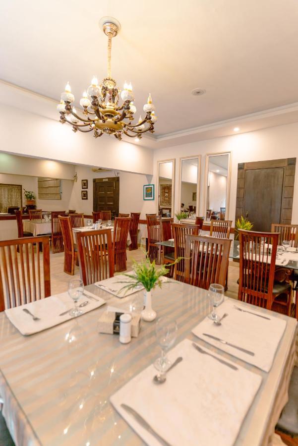 Vip House Hotel Пешавар Екстериор снимка
