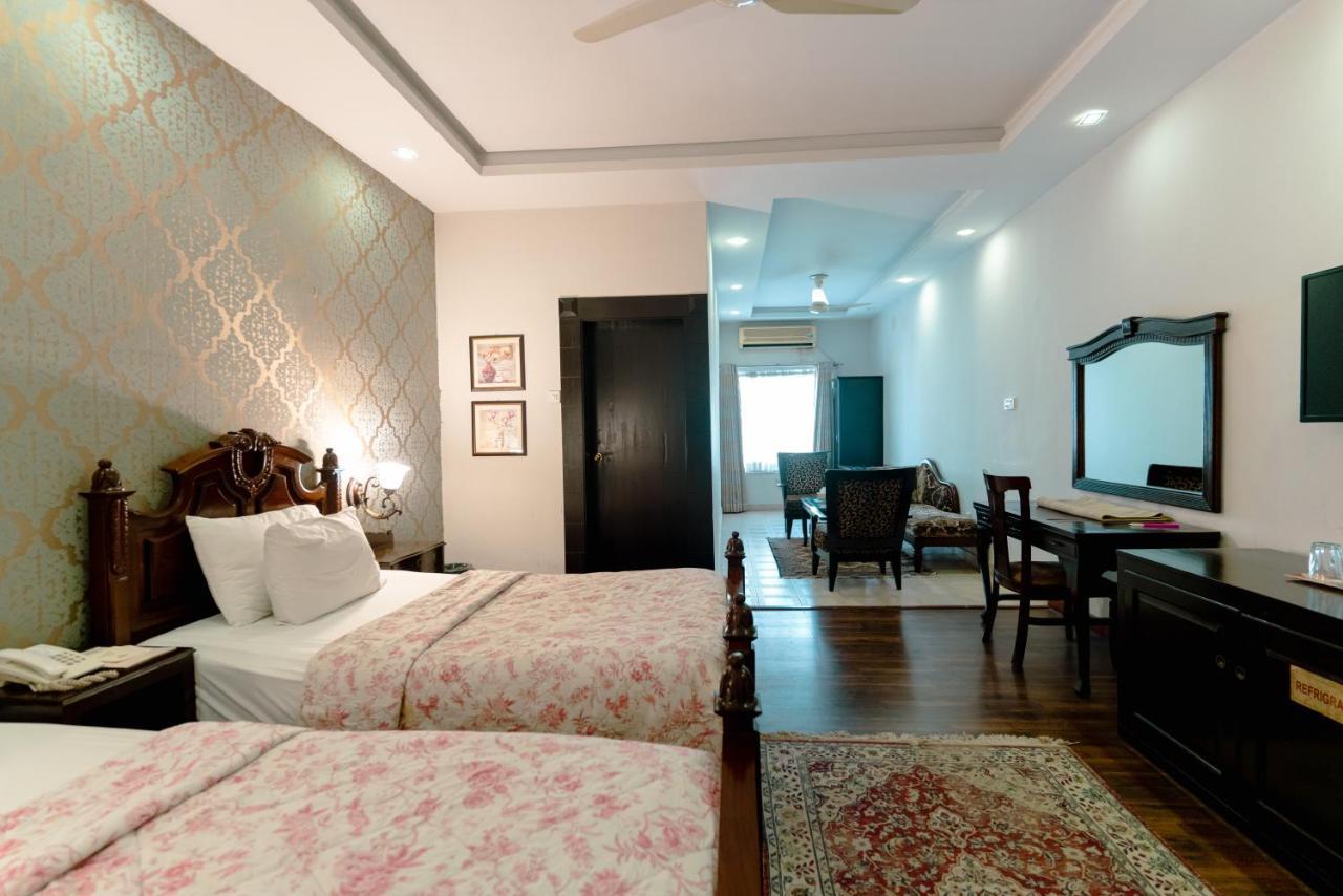Vip House Hotel Пешавар Екстериор снимка
