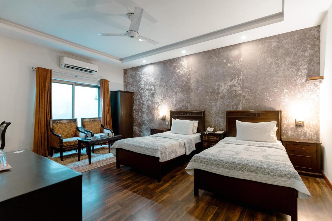 Vip House Hotel Пешавар Екстериор снимка