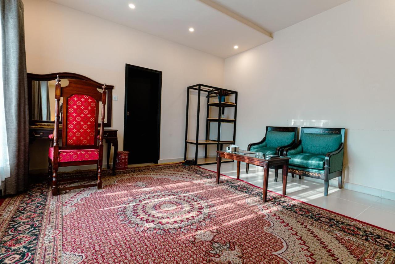 Vip House Hotel Пешавар Екстериор снимка